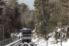 Standseilbahn Beatenbucht-Beatenberg Wagen kurz nach der Kreuzung