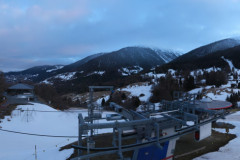 Pistenfahrzeug unterwegs im Skigebiet Eischoll