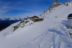 Pistenfahrzeug im Skigebiet Grächen