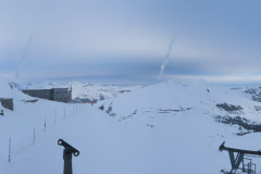 Pistenfahrzeug bei der Pistenpräparation im Skigebiet Grindelwald beim Eigergletscher