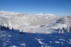 Blick in Richtung Tal zur Piste Nr. 5 und dem Doppelbügellift Tubelfärich